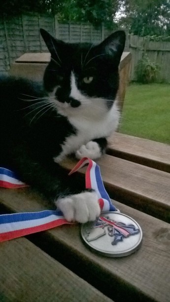 suku with solider on medal